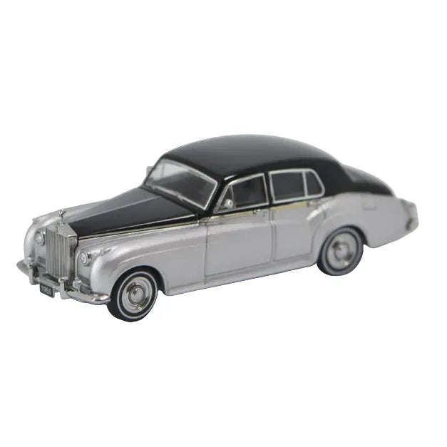 Premium scale diecast model car – Rolls Royce Silver Cloud 1955, 1:64 Scale (Silver & black) Collectible
