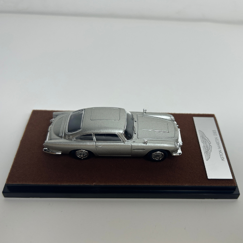 Premium scale diecast model car – Aston Martin DB5, 1:64 Scale (Silver) Collectible