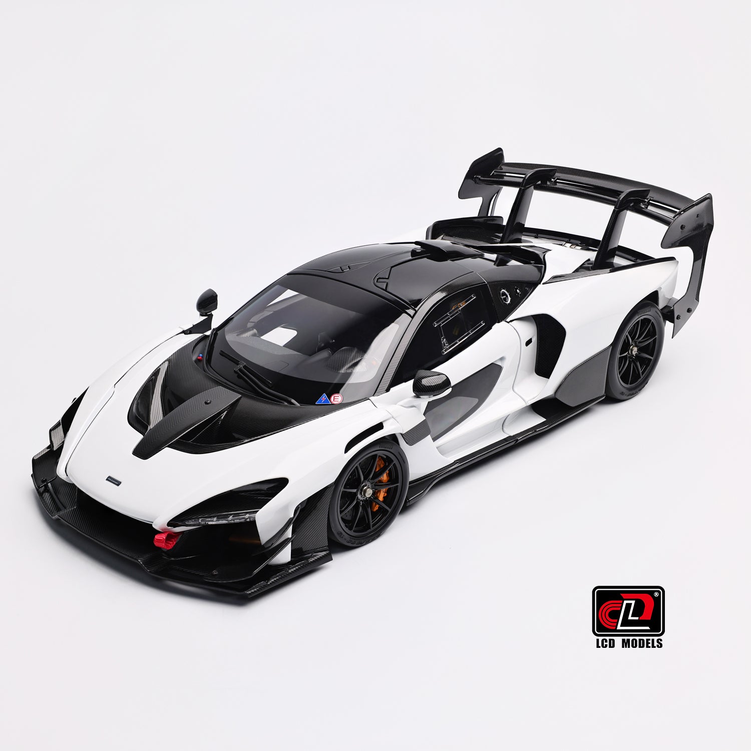 Premium scale diecast model car – McLaren Senna GTR, 1:18 Scale (White) Collectible