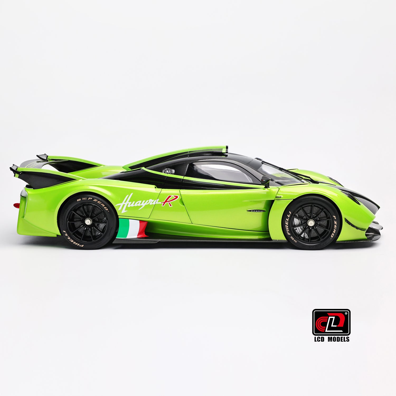 Premium scale diecast model car – Pagani Huayra R, 1:18 Scale (Green) Collectible