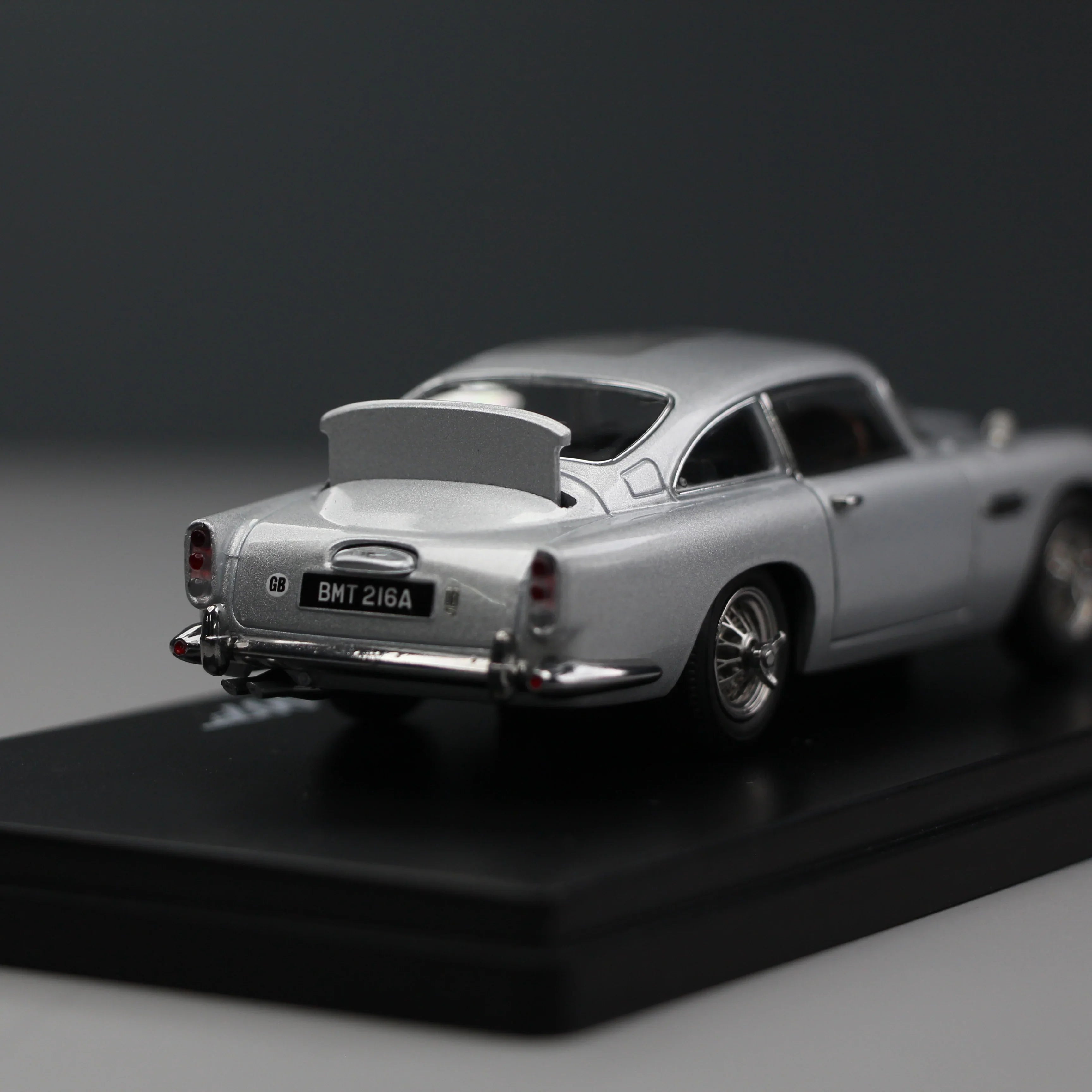 Premium scale diecast model car – James Bond 007 Aston Martin DB5, 1:43 Scale (Silver) Collectible