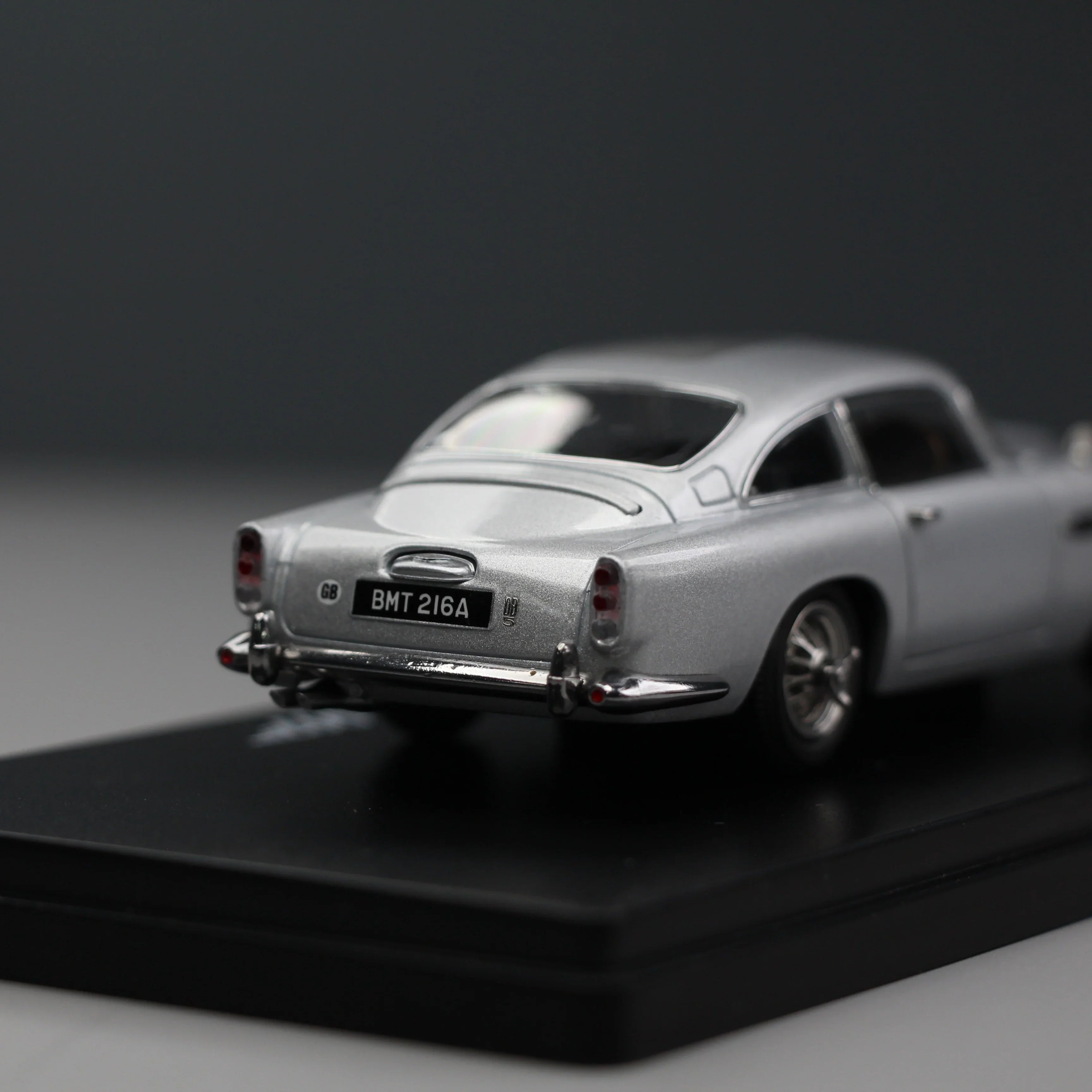 Premium scale diecast model car – James Bond 007 Aston Martin DB5, 1:43 Scale (Silver) Collectible