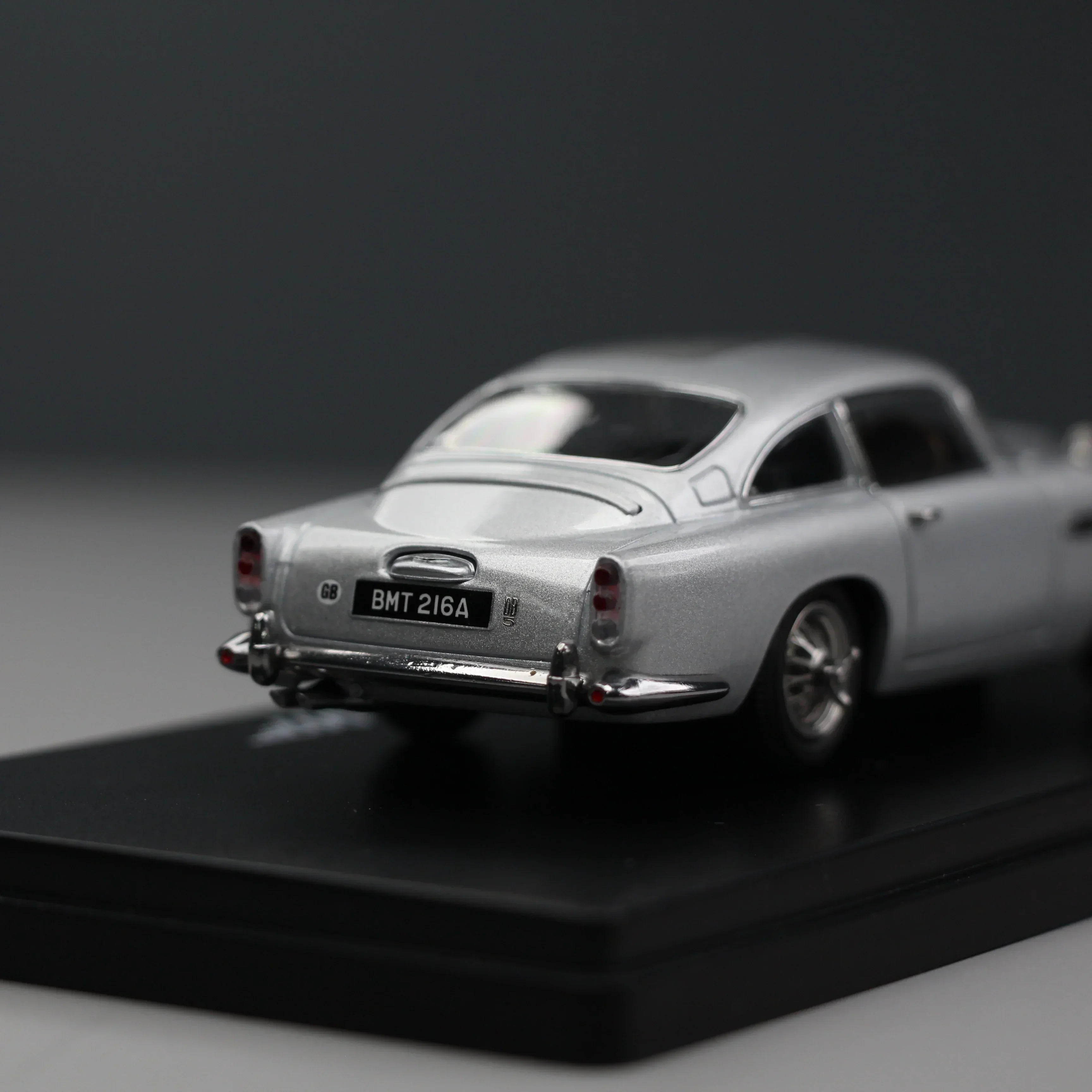Premium scale diecast model car – James Bond 007 Aston Martin DB5, 1:43 Scale (Silver) Collectible