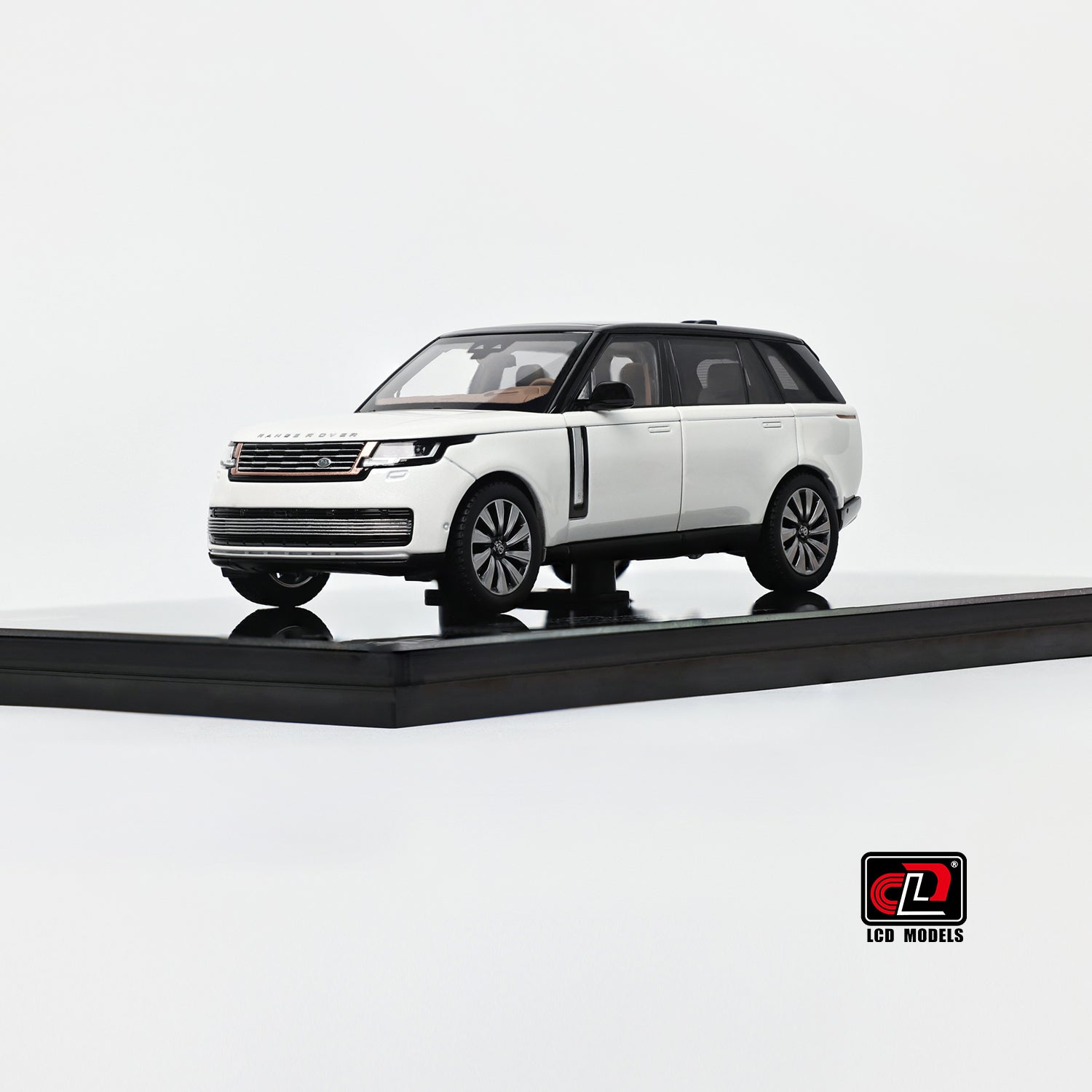 Premium scale diecast model car – Land Rover Range Rover SV SERENITY, 1:43 Scale (White with Black Roof) Collectible