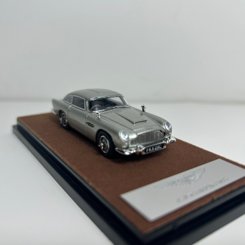 Premium scale diecast model car – Aston Martin DB5, 1:64 Scale (Silver) Collectible