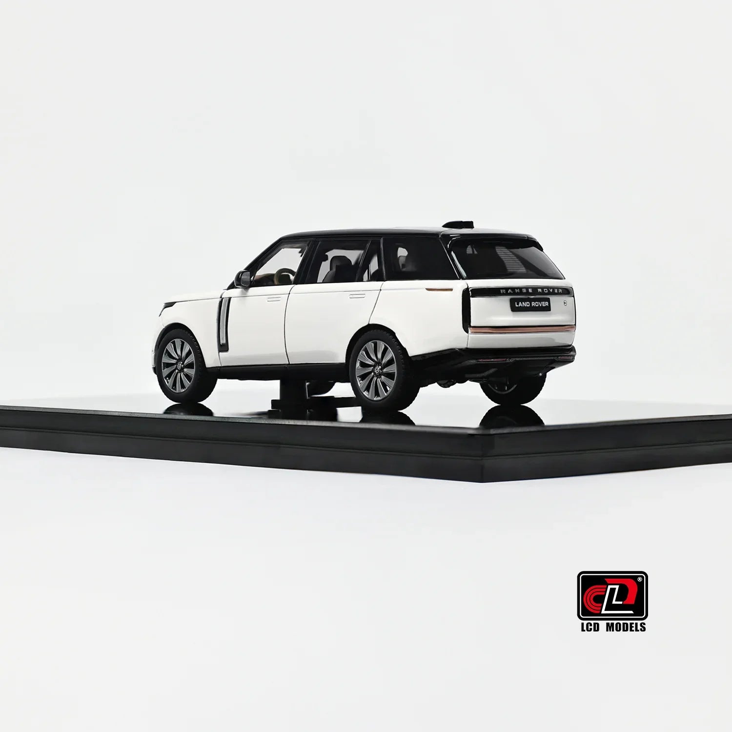 Premium scale diecast model car – Land Rover Range Rover SV SERENITY, 1:43 Scale (White with Black Roof) Collectible