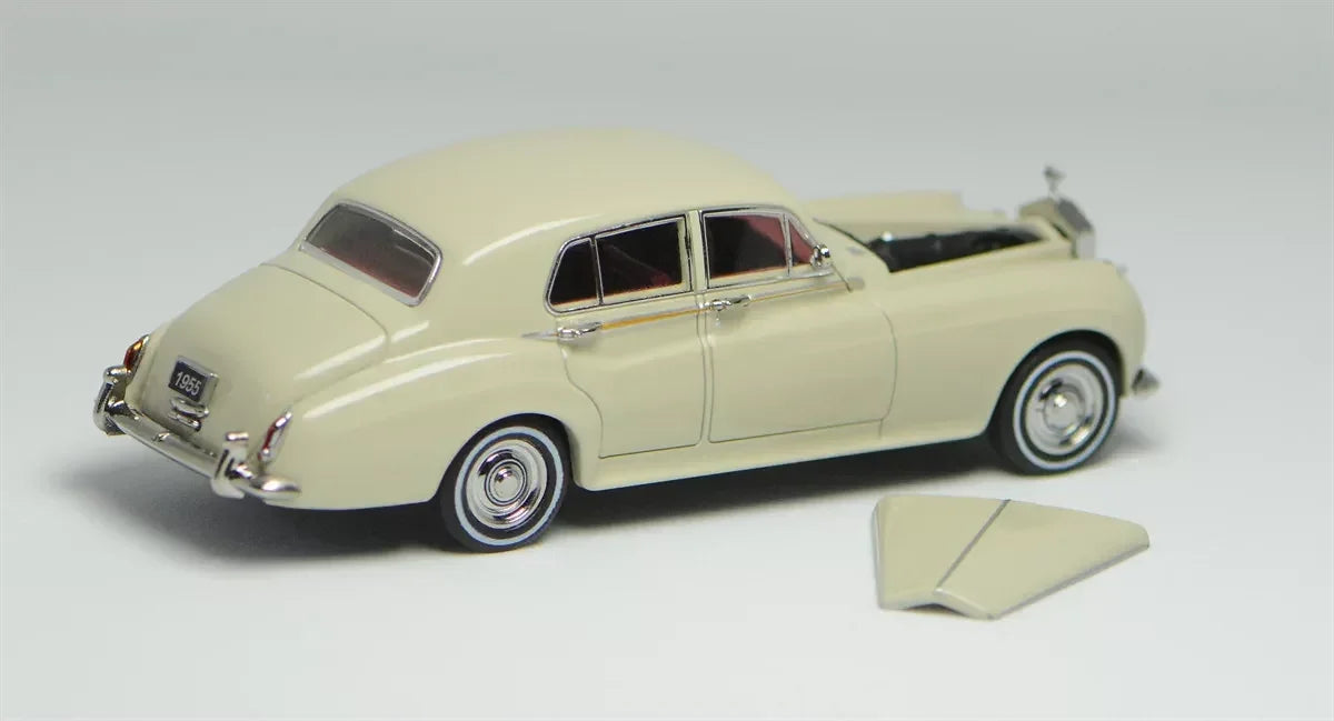 Premium scale diecast model car – Rolls Royce Silver Cloud 1955, 1:64 Scale (Ivory) Collectible