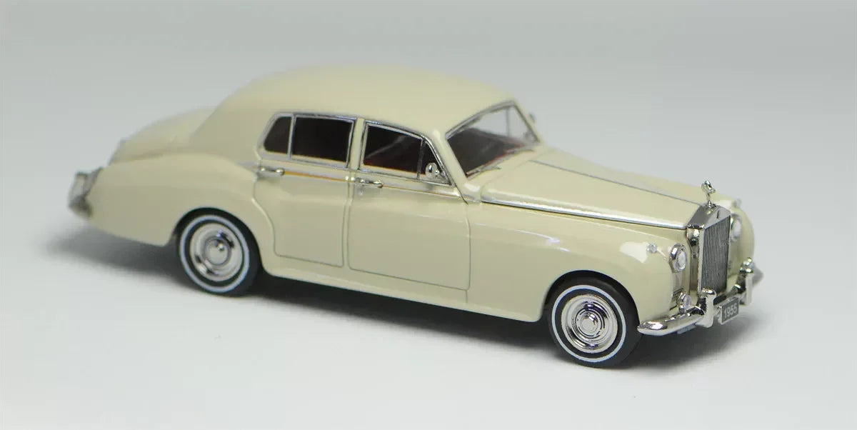 Premium scale diecast model car – Rolls Royce Silver Cloud 1955, 1:64 Scale (Ivory) Collectible