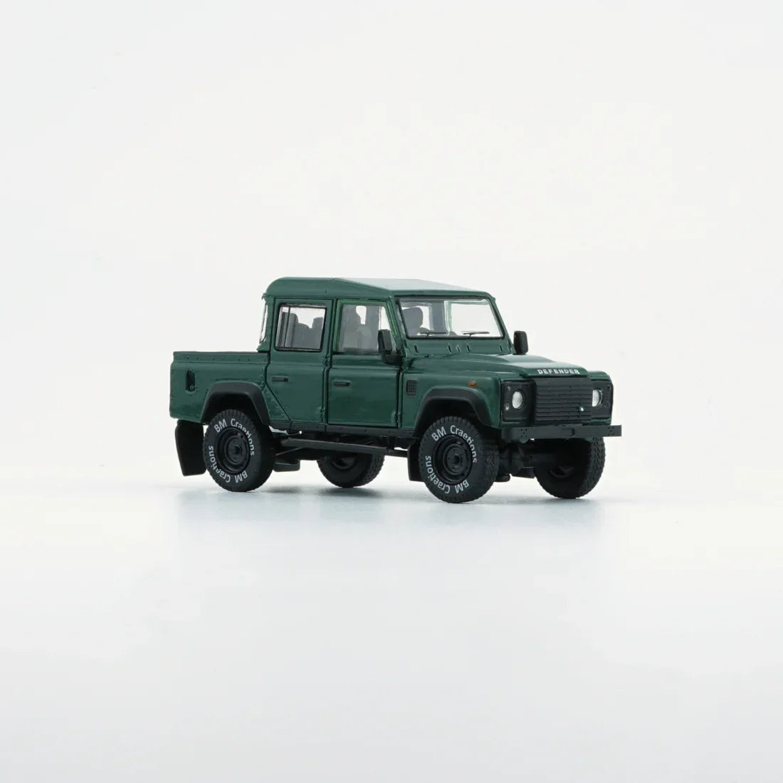 Premium scale diecast model car – Land Rover 2016 Defender 110 Pick Up, 1:64 Scale (Green) Collectible