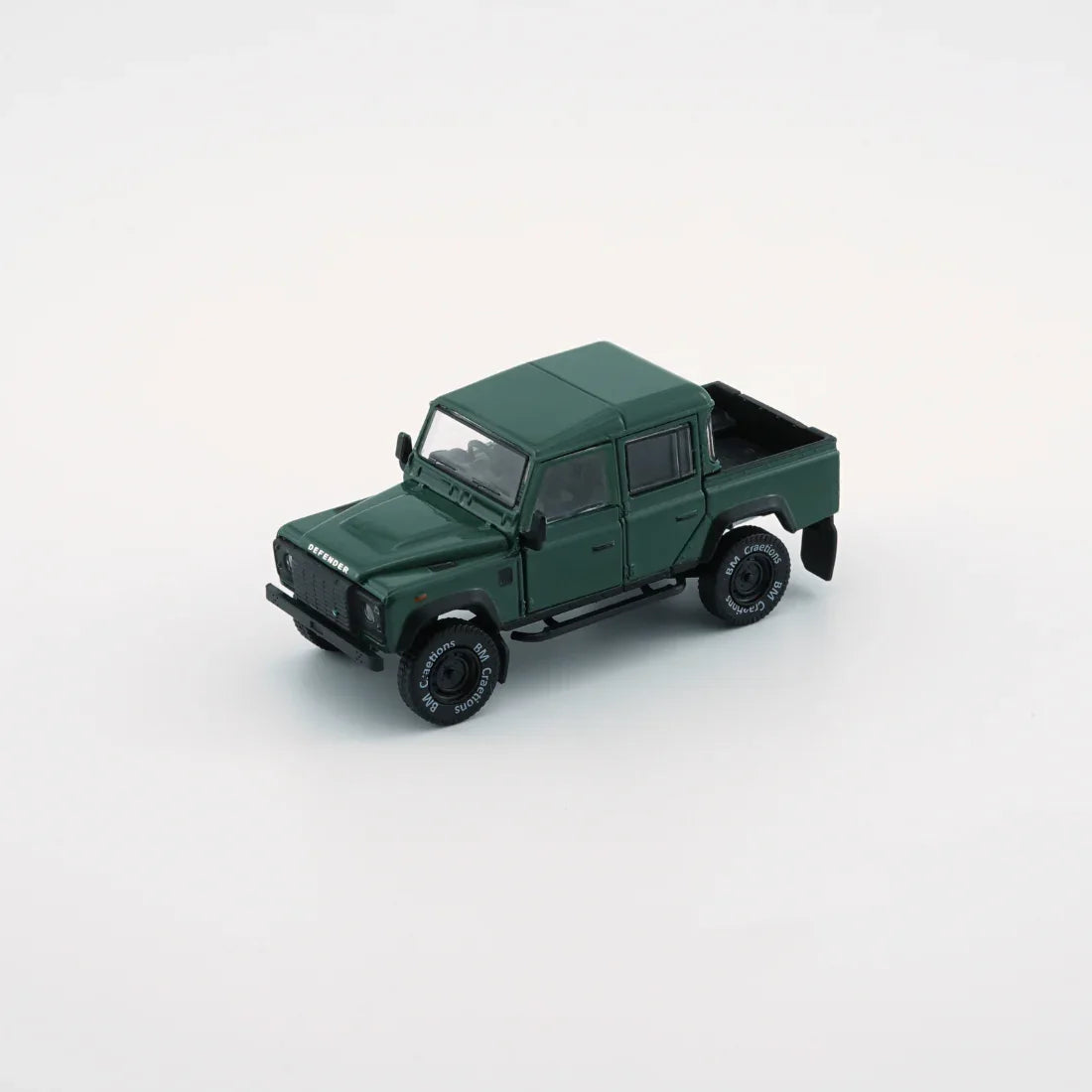 Land Rover 2016 Defender 110 Pick Up, 1:64 Scale (Green)
