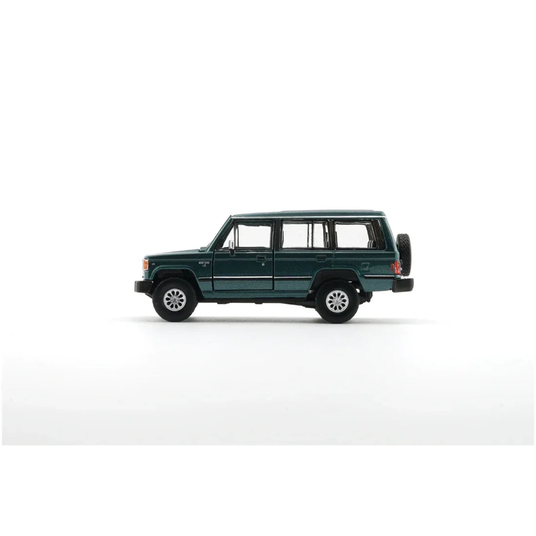 Premium scale diecast model car – Mitsubishi 1st Gen Pajero 1983, 1:64 Scale (Green) Collectible