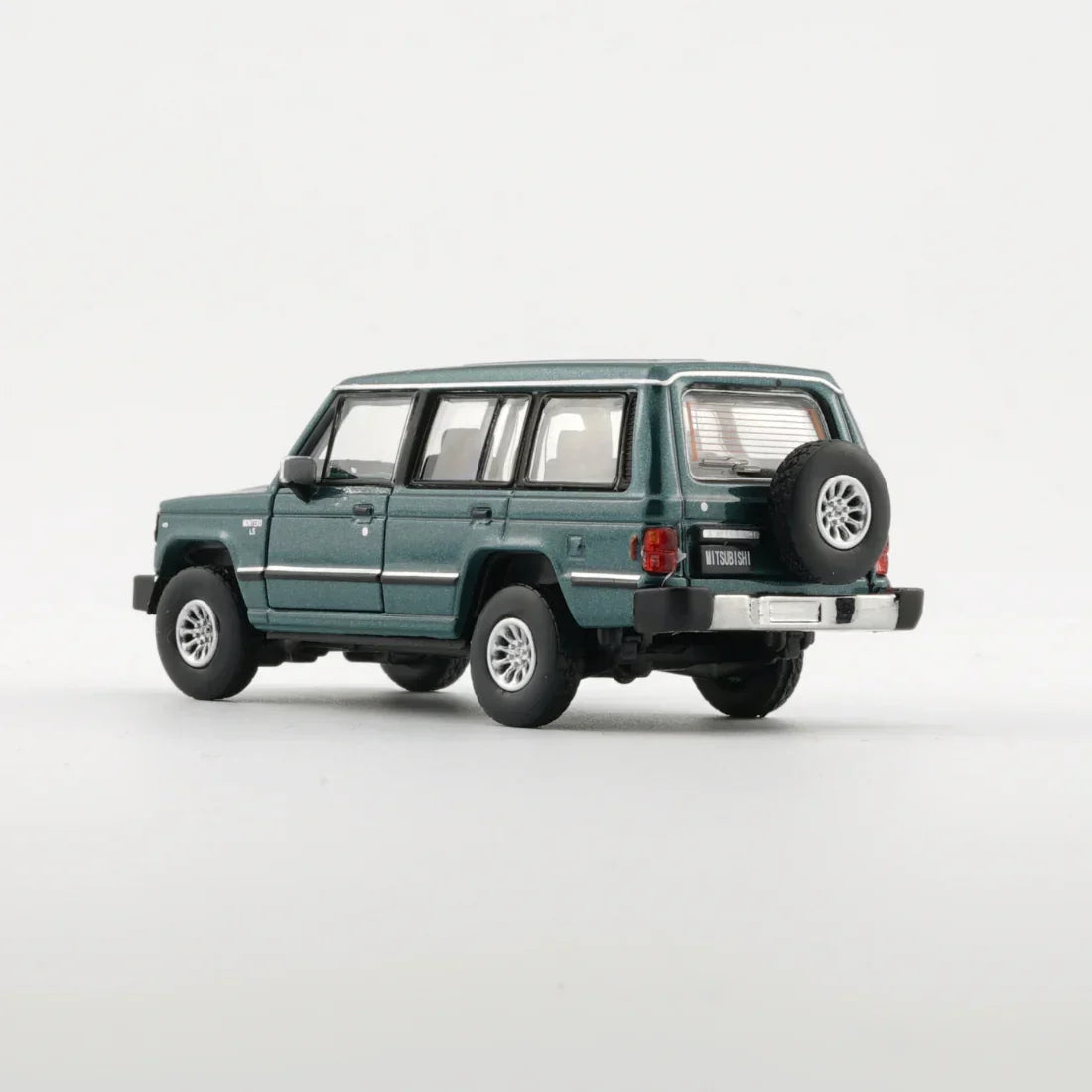 Premium scale diecast model car – Mitsubishi 1st Gen Pajero 1983, 1:64 Scale (Green) Collectible