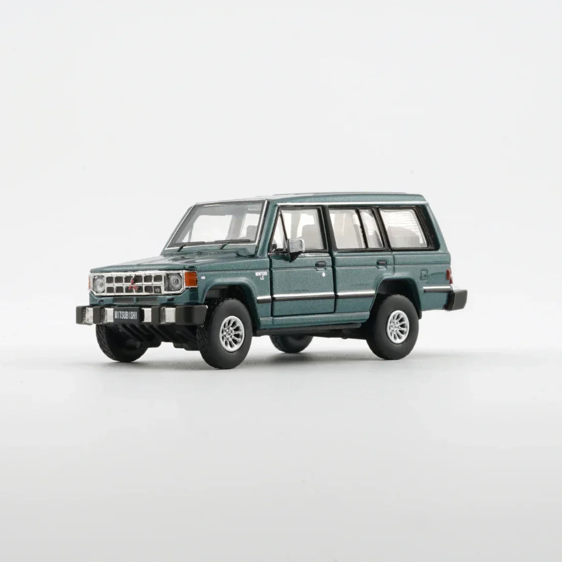 Premium scale diecast model car – Mitsubishi 1st Gen Pajero 1983, 1:64 Scale (Green) Collectible