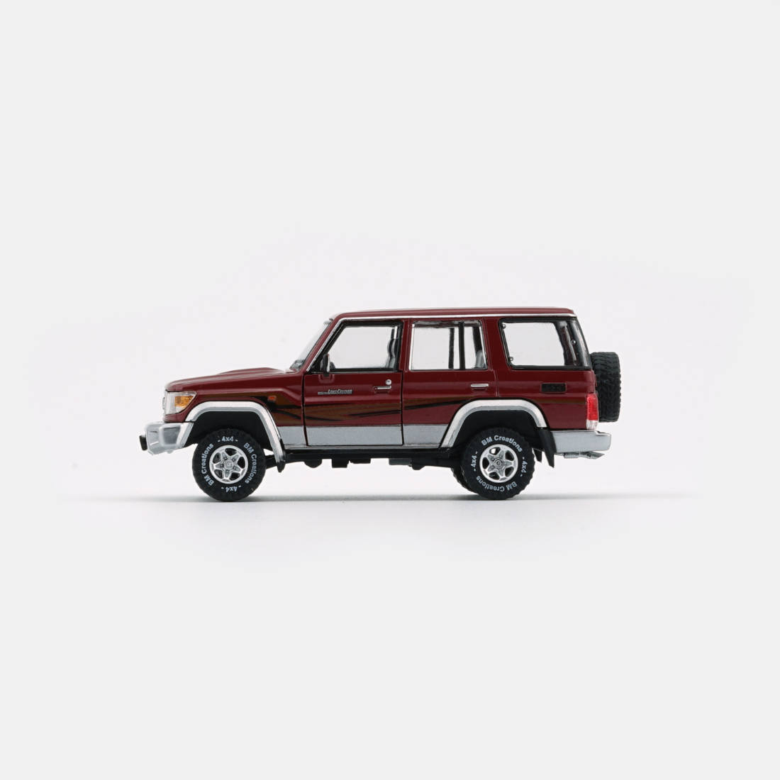 Toyota Land Cruiser LC76, 1:64 Scale (Dark Red)