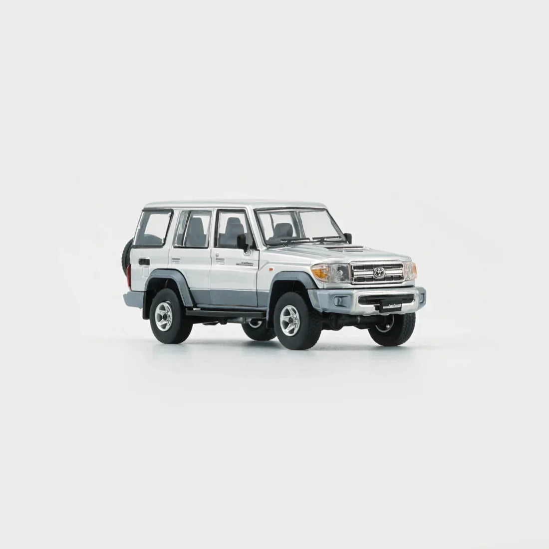 Premium scale diecast model car – Toyota Land Cruiser LC76, 1:64 Scale (Silver) Collectible