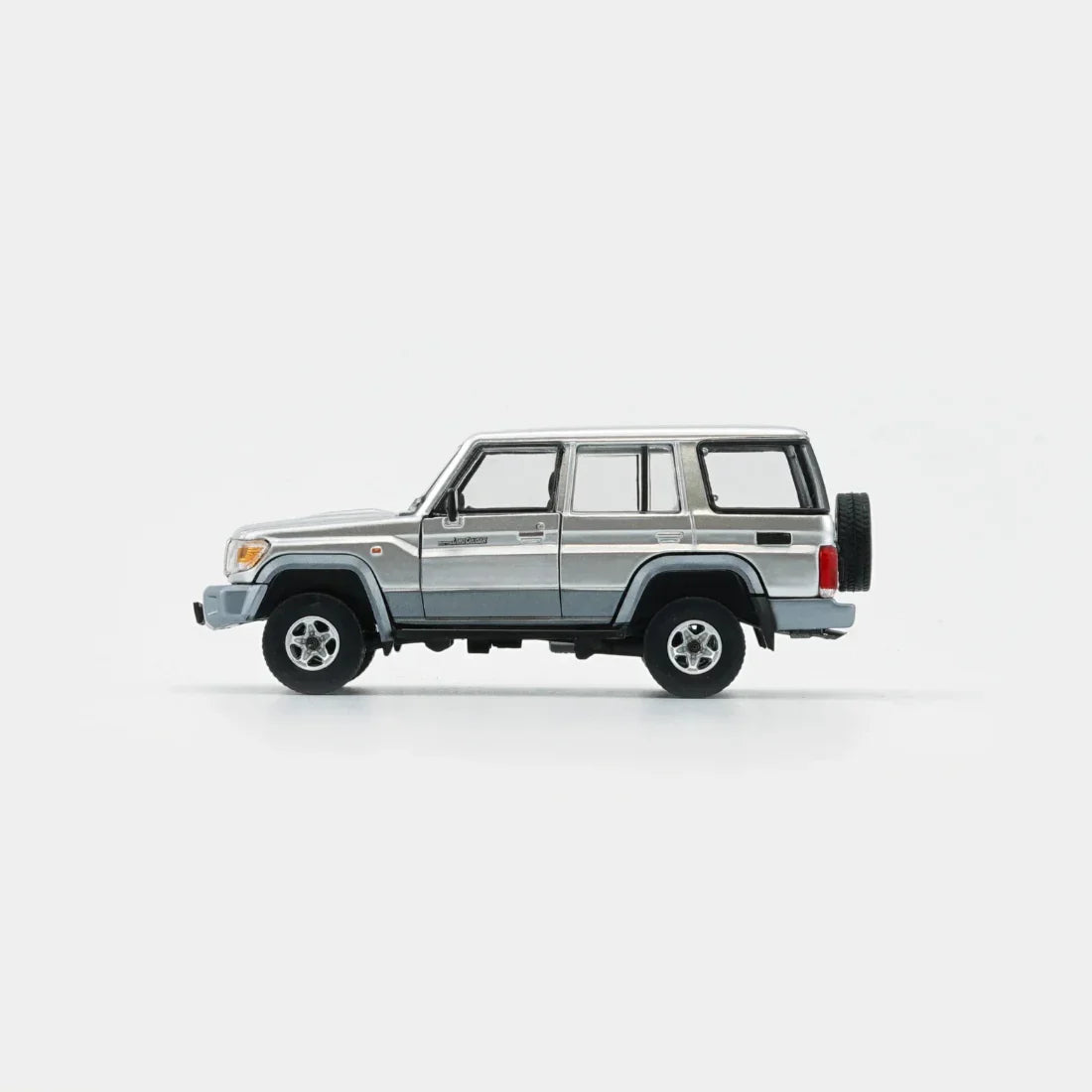 Premium scale diecast model car – Toyota Land Cruiser LC76, 1:64 Scale (Silver) Collectible