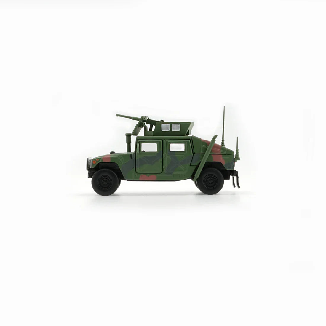 Humvee 4-CT Woodlan Camo with Stand Plate, 1:64 Scale