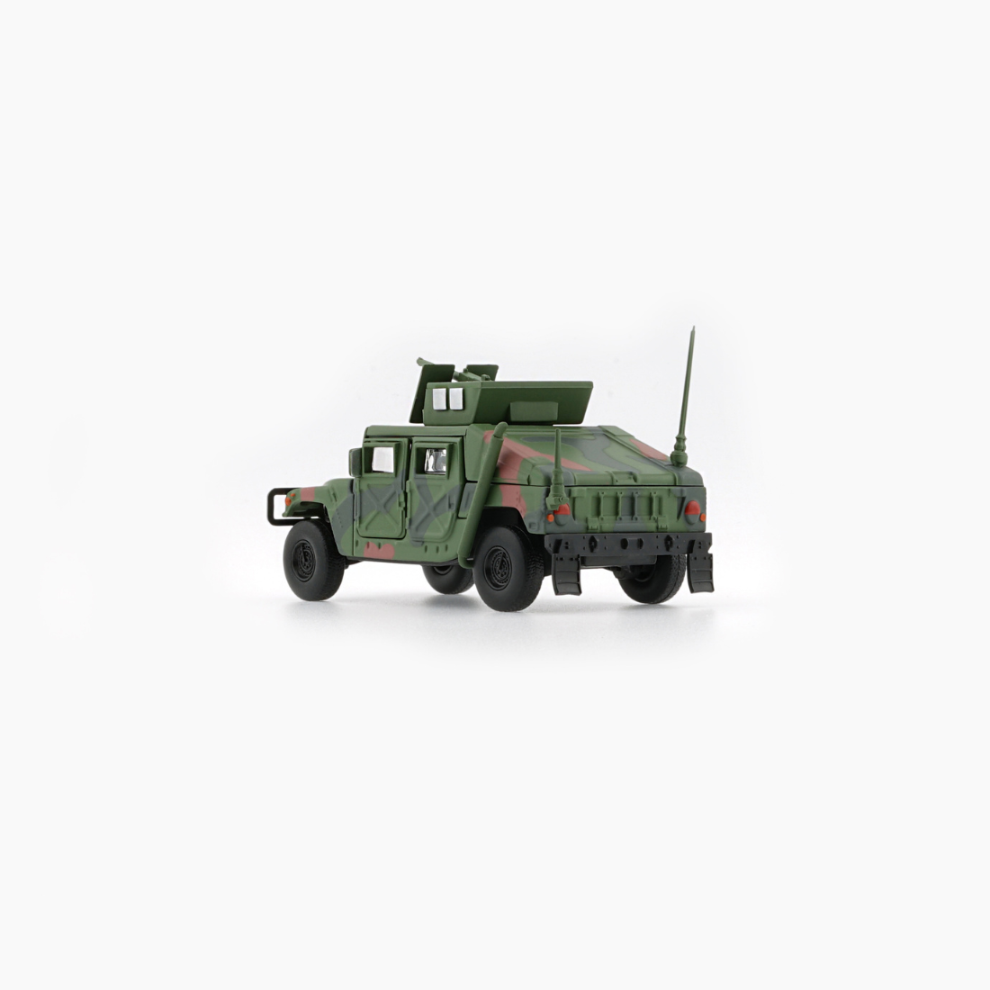 Humvee 4-CT Woodlan Camo with Stand Plate, 1:64 Scale