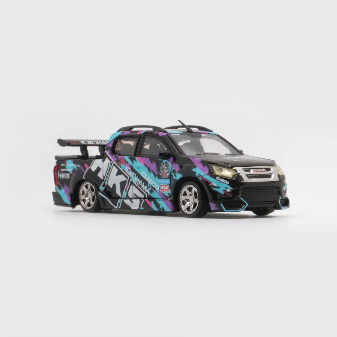 Premium scale diecast model car – Isuzu D-Max 2018 Low Rider HKS TDE 2025, 1:64 Scale Collectible
