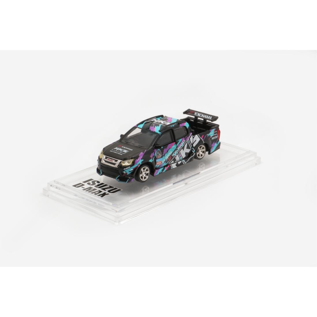 Isuzu D-Max 2018 Low Rider HKS TDE 2025, 1:64 Scale