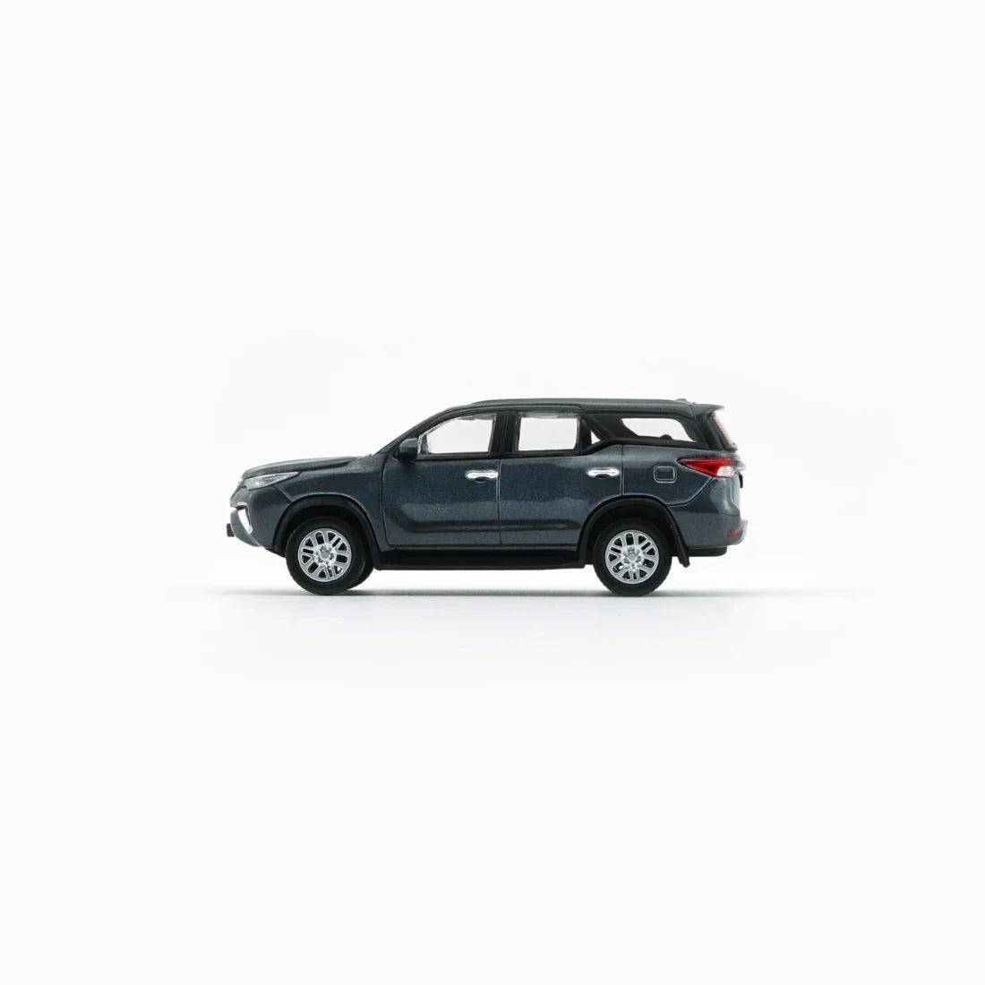 Premium scale diecast model car – Toyota Fortuner 2018, 1:64 Scale (Silver) Collectible