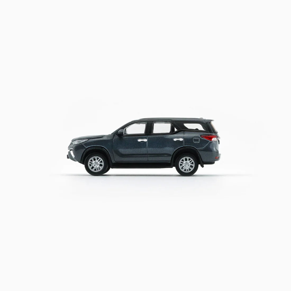 Toyota Fortuner 2018, 1:64 Scale (Silver)