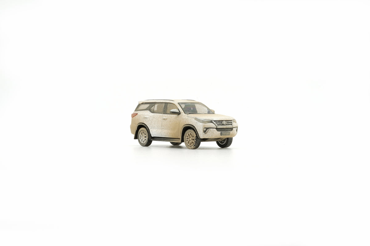 *PRE-ORDER* Toyota Fortuner (Limited to 499pcs) 2018, 1:64 Scale (White Muddy)