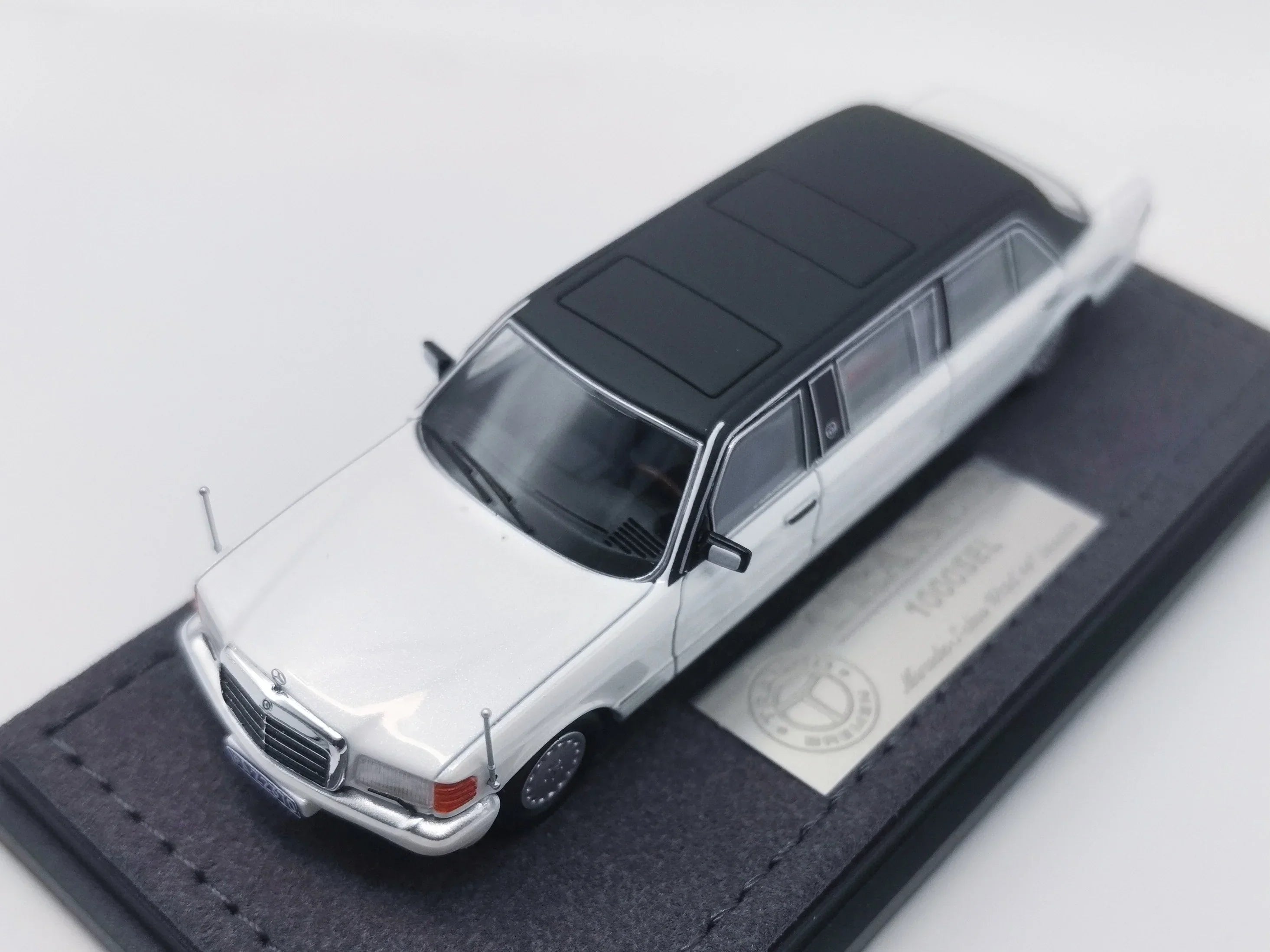 Premium scale diecast model car – *HEC 2026* Mercedes S-Class W126 44" Limosine Trasco 1000SEL, 1:64 Scale (White) Collectible