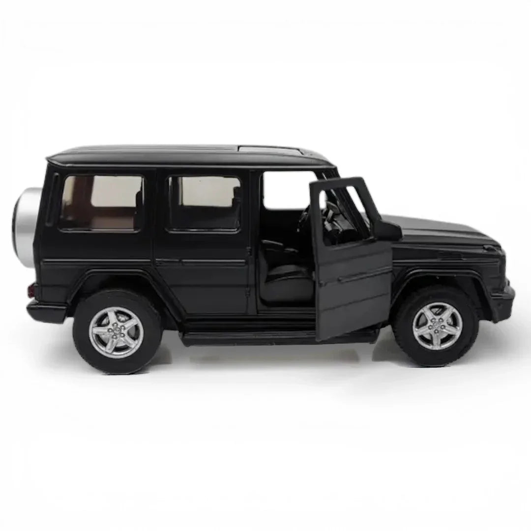 Premium scale diecast model car – Mercedes-Benz G350d, 1:43 Scale (Black) Collectible