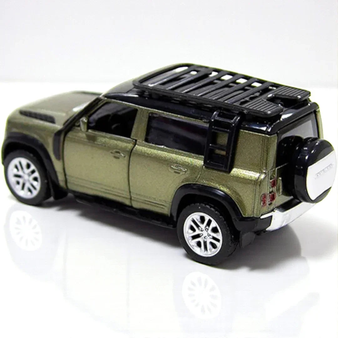 Premium scale diecast model car – Land Rover Defender 110 2020, 1:32 Scale (Green) Collectible