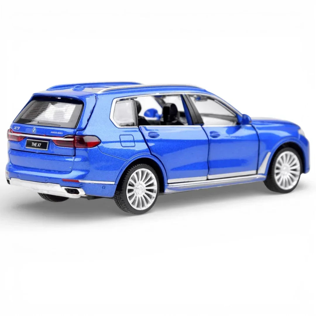 Premium scale diecast model car – BMW X7, 1:32 Scale (Blue) Collectible