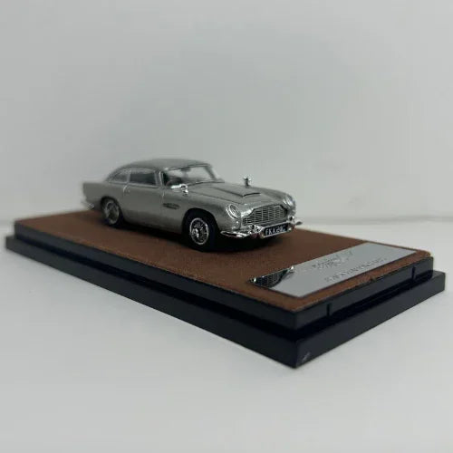 Premium scale diecast model car – Aston Martin DB5, 1:64 Scale (Silver) Collectible