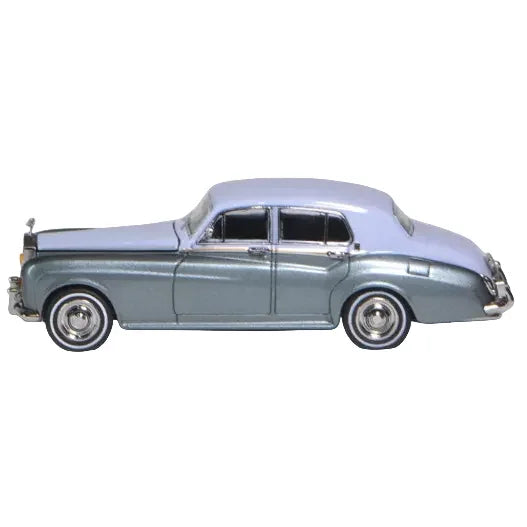 Premium scale diecast model car – Rolls Royce Silver Cloud III 1965, 1:64 Scale (Blue & Grey) Collectible