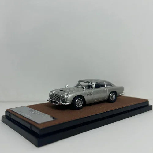 Premium scale diecast model car – Aston Martin DB5, 1:64 Scale (Silver) Collectible