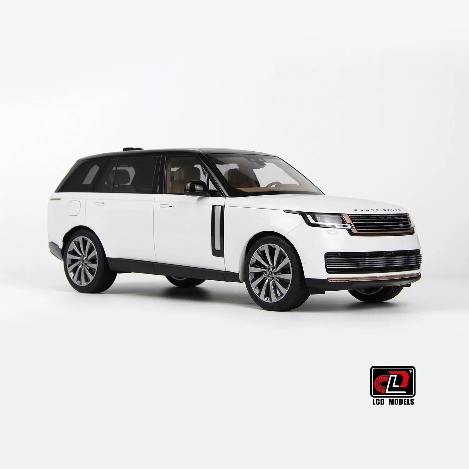 Premium scale diecast model car – Land Rover Range Rover SV SERENITY 2022, 1:18 Scale (White with Black Roof) Collectible