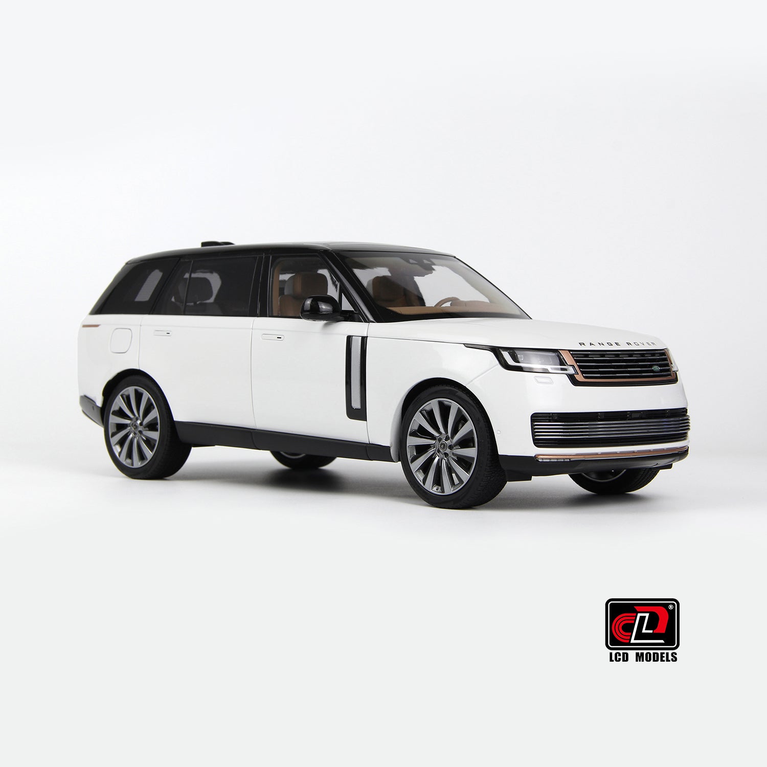 Premium scale diecast model car – Land Rover Range Rover SV SERENITY 2022, 1:18 Scale (White with Black Roof) Collectible