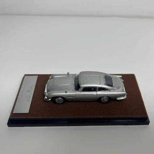 Premium scale diecast model car – Aston Martin DB5, 1:64 Scale (Silver) Collectible