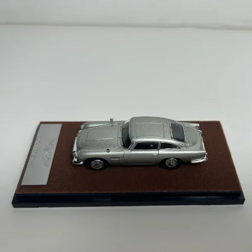 Premium scale diecast model car – Aston Martin DB5, 1:64 Scale (Silver) Collectible