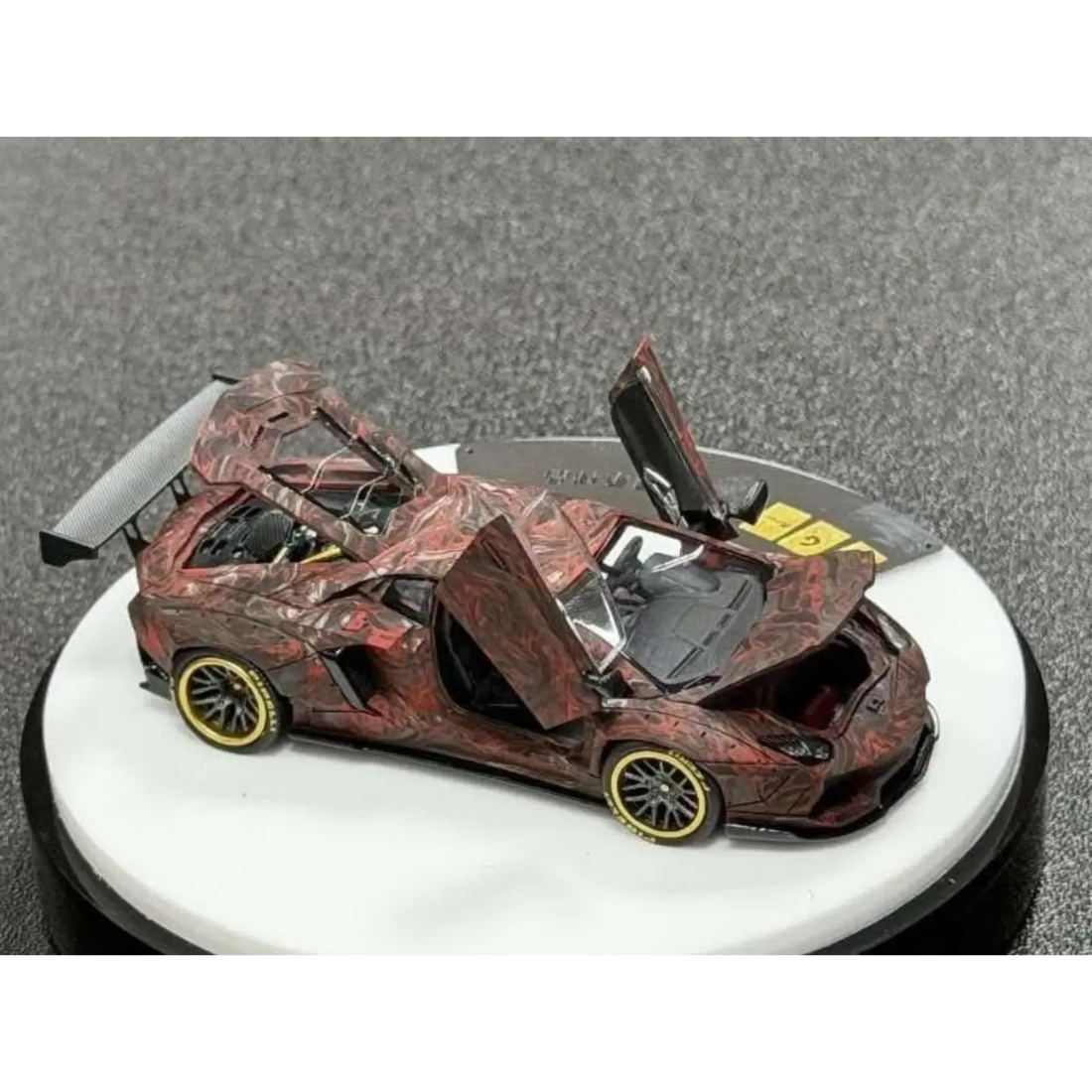 *APAXPO 2026* LBWK Aventador (Real carbon fiber. Comes with a keychain) Full Red, 1:64 Scale