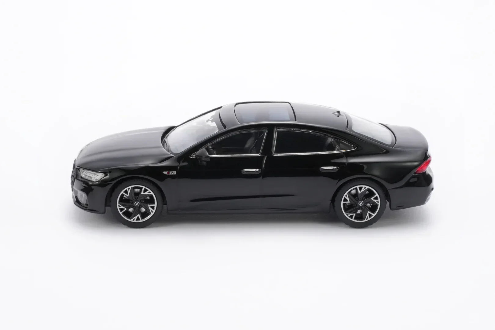 Premium scale diecast model car – AUDI A7L 2022, 1:64 Scale (Black) Collectible