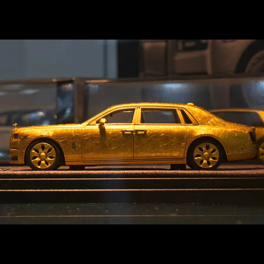 Premium scale diecast model car – *PRE-ORDER* Rolls Royce Phantom EWB (Extended Wheelbase) Limited to 500pcs World Wide (Ice Crack Gold), 1:64 Scale Collectible