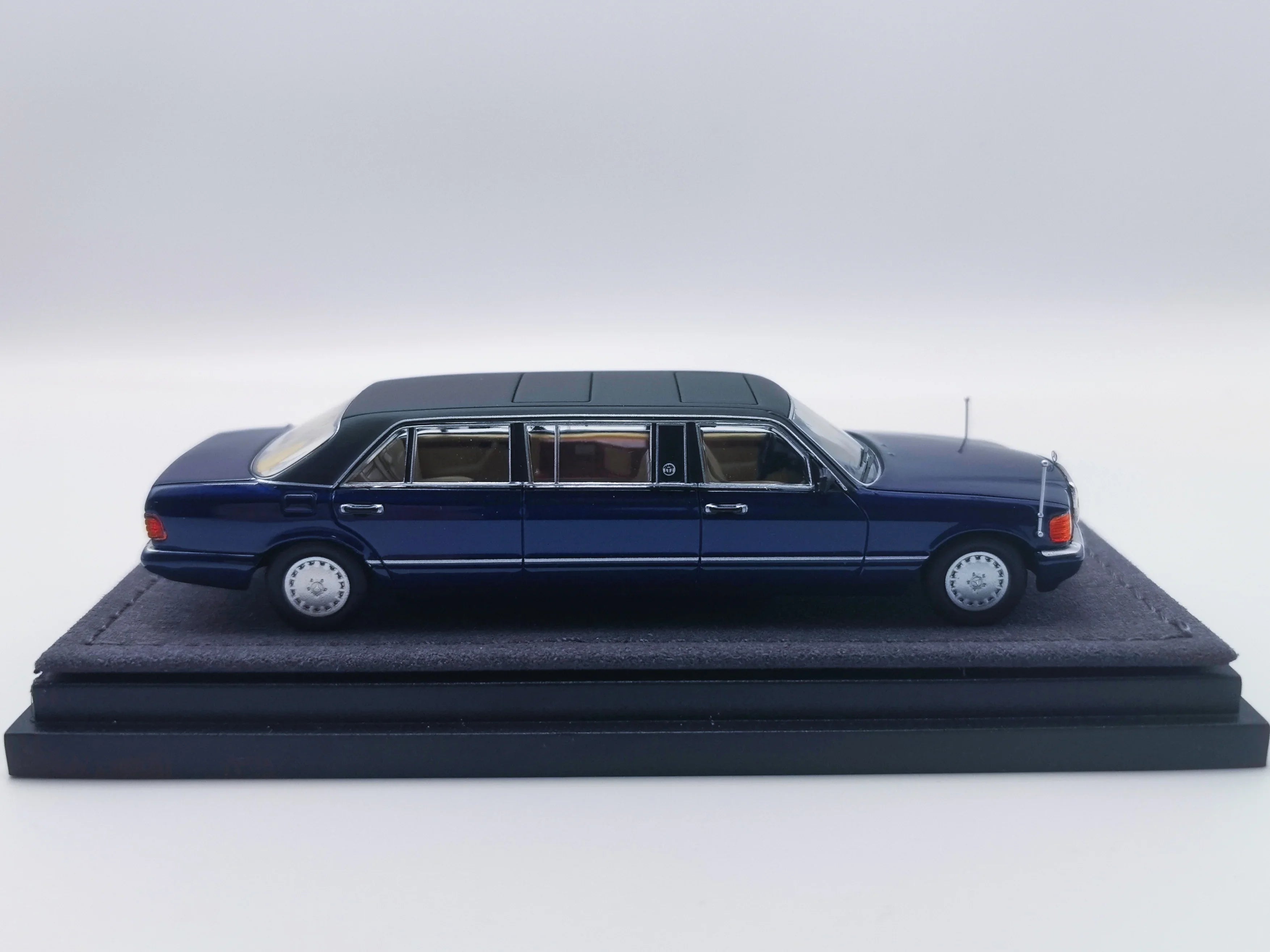 Premium scale diecast model car – *HEC 2026* Mercedes S-Class W126 44" Limosine Trasco 1000SEL, 1:64 Scale (Blue) Collectible