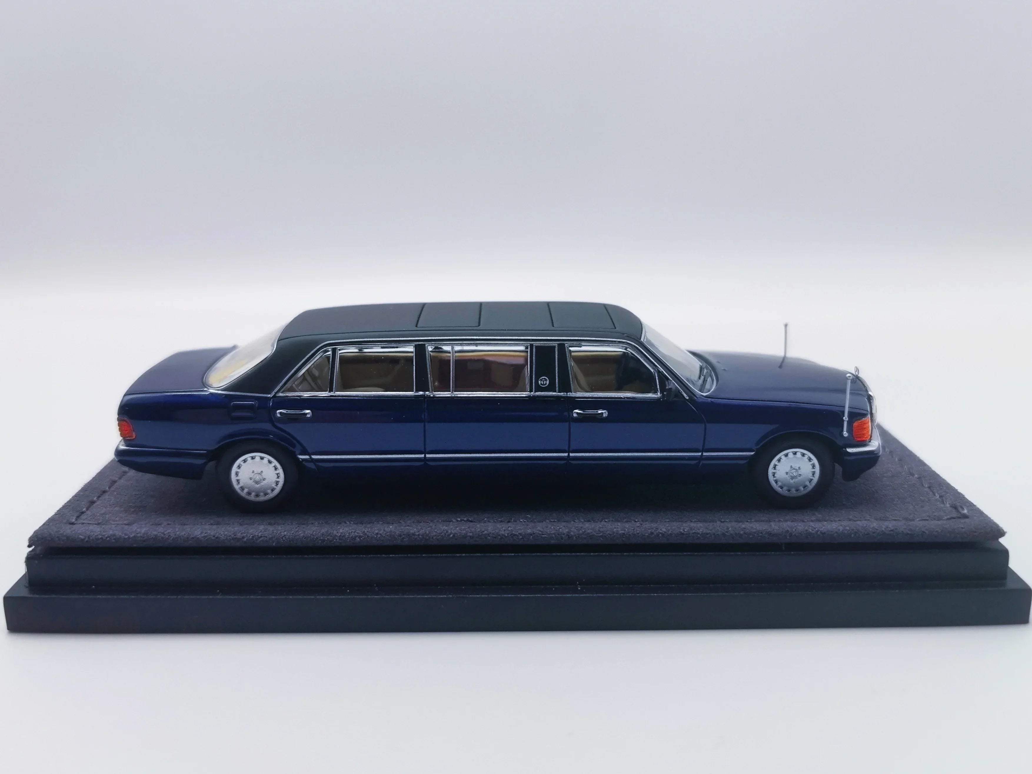 Premium scale diecast model car – *HEC 2026* Mercedes S-Class W126 44" Limosine Trasco 1000SEL, 1:64 Scale (Blue) Collectible