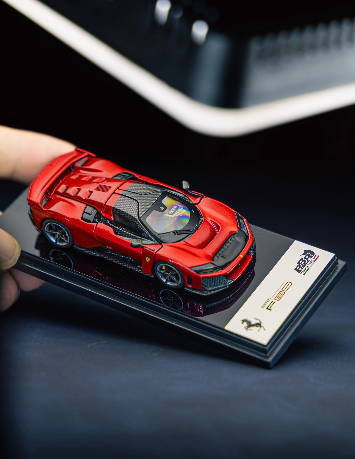 Ferrari F80 Rosso Supercar, 1:64 Scale