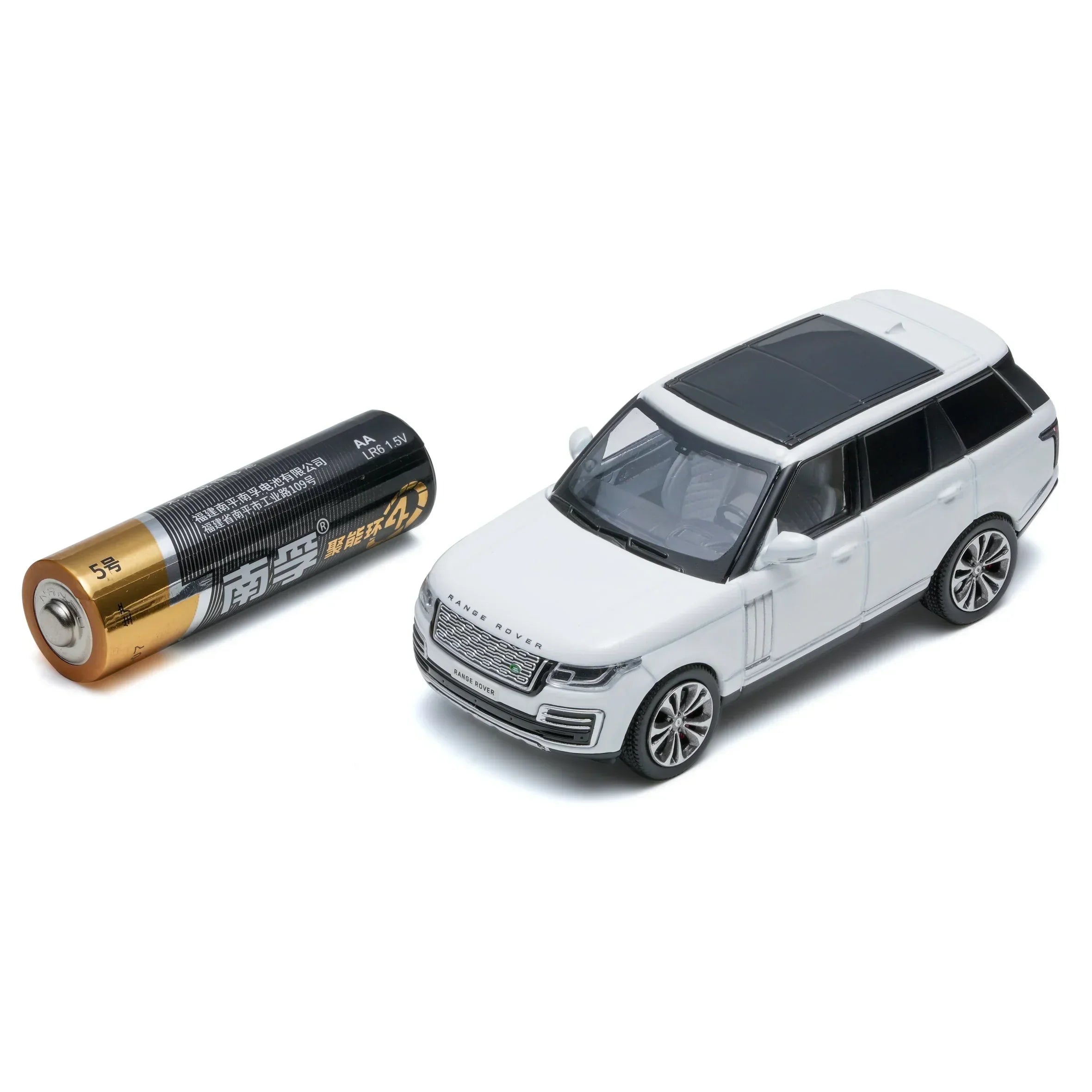 Premium scale diecast model car – Range Rover 2020, 1:64 Scale (White) Collectible