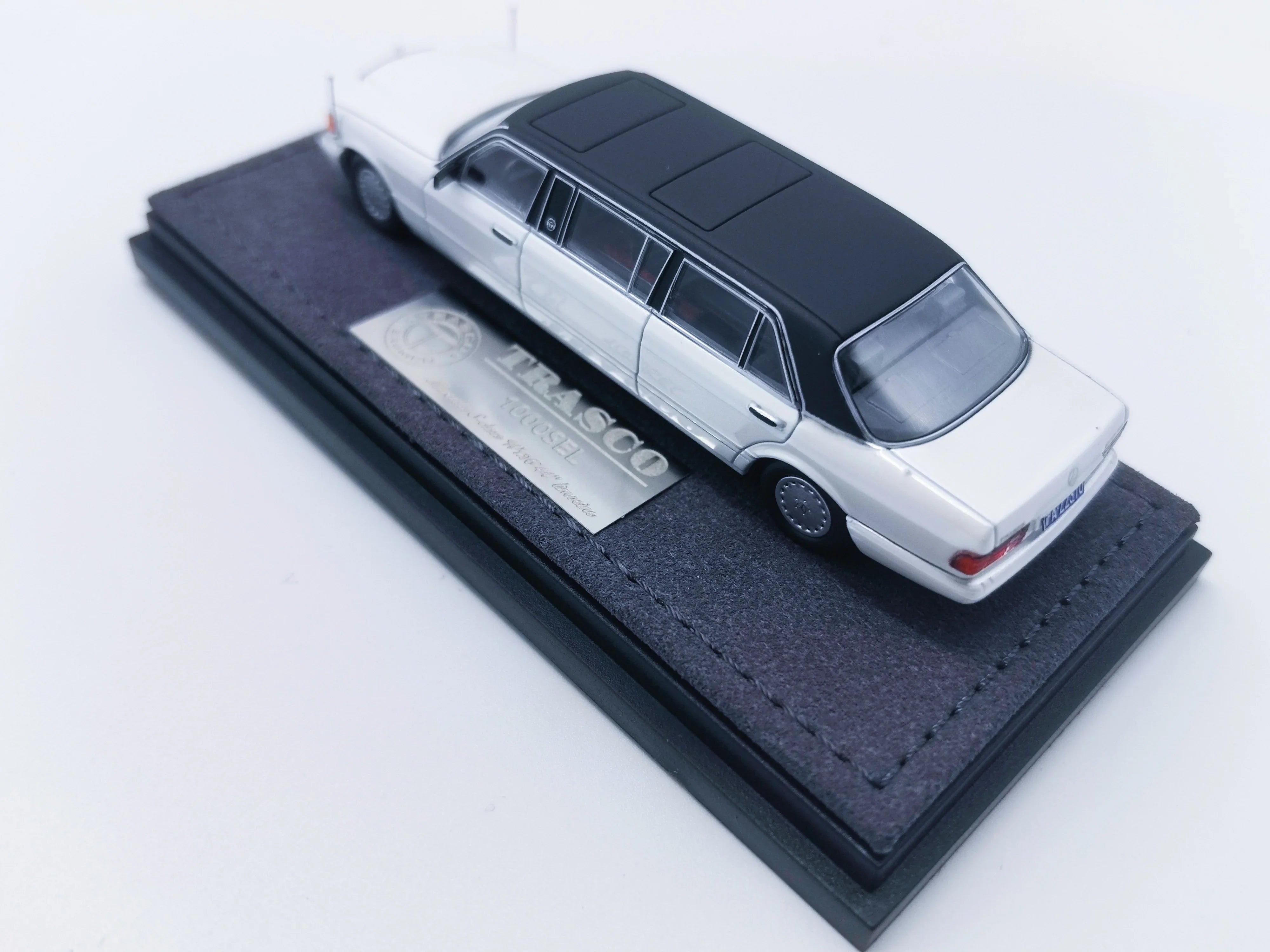 Premium scale diecast model car – *HEC 2026* Mercedes S-Class W126 44" Limosine Trasco 1000SEL, 1:64 Scale (White) Collectible