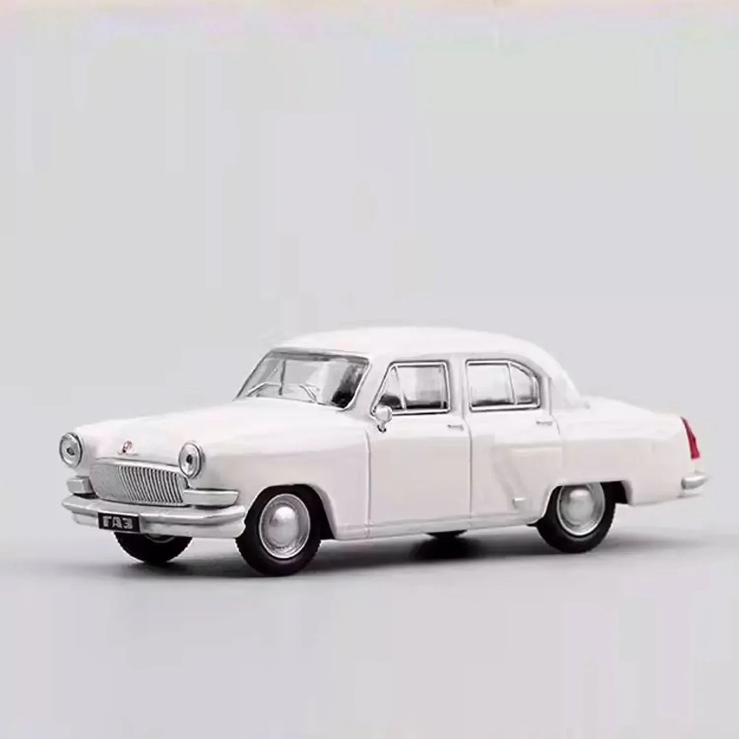Premium scale diecast model car – GAZ-21 Volga, 1:64 Scale (White) Collectible