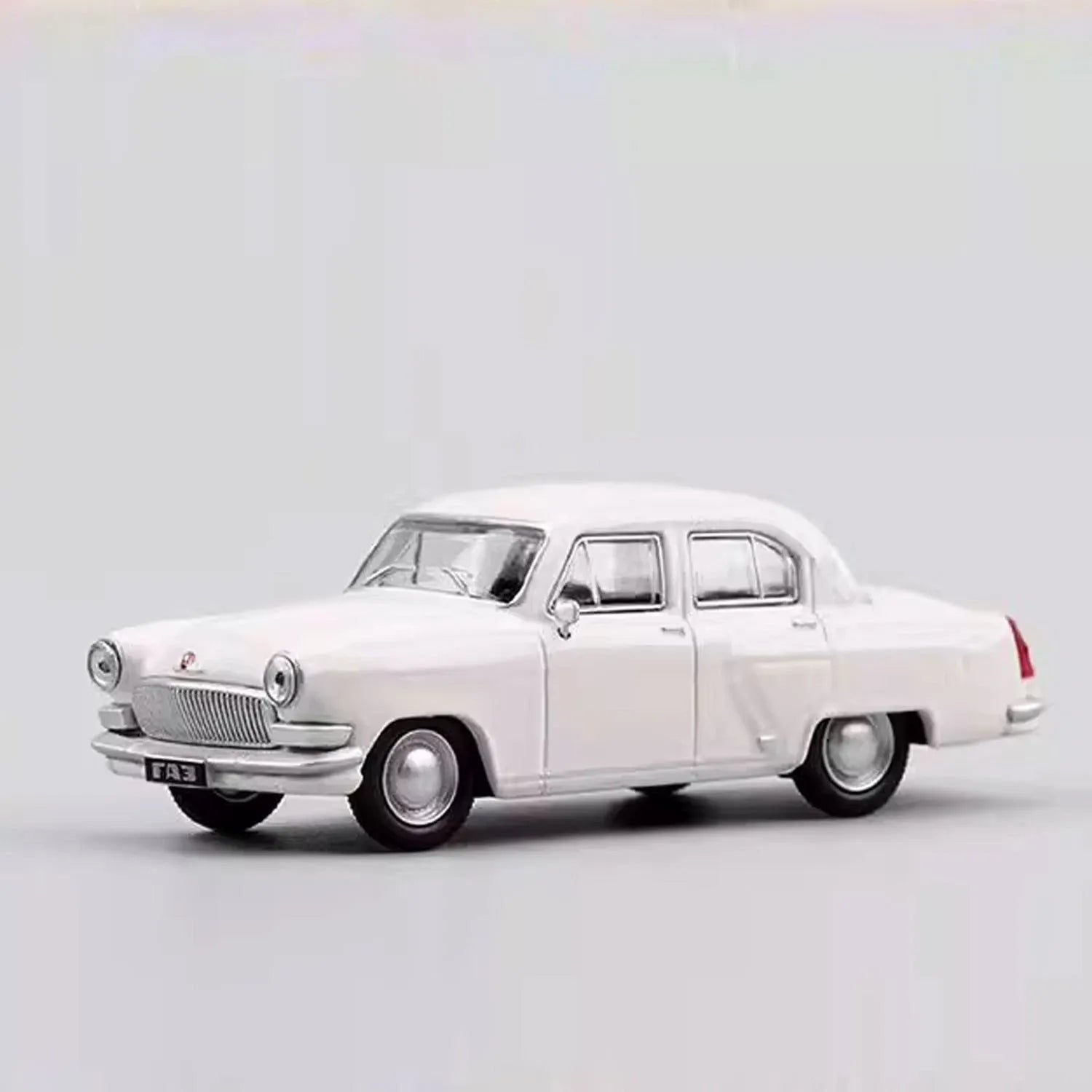 Premium scale diecast model car – GAZ-21 Volga, 1:64 Scale (White) Collectible