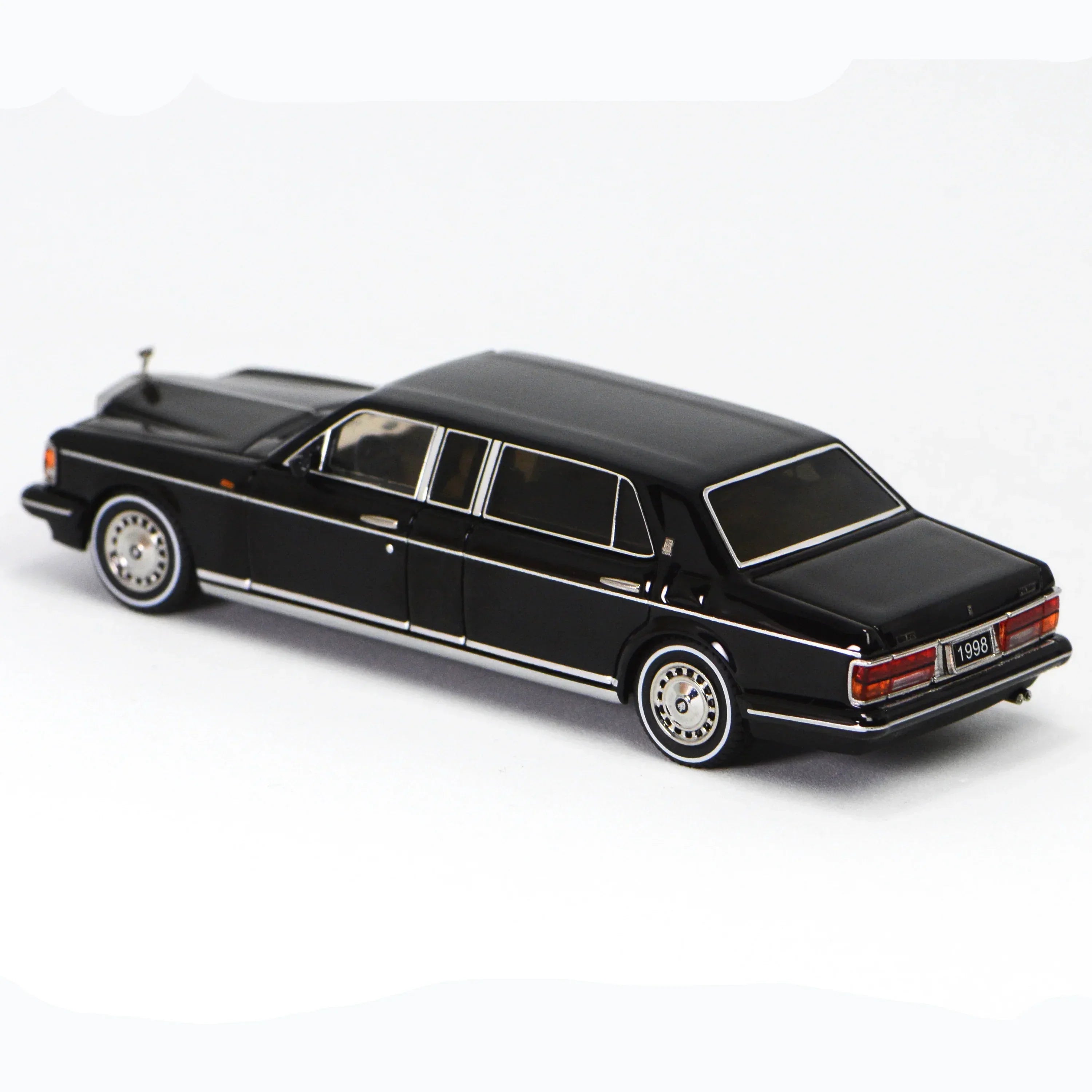 Premium scale diecast model car – *HEC 2026* Rolls-Royce Silver Spur Park Ward 1998, 1:64 Scale (Black) Collectible