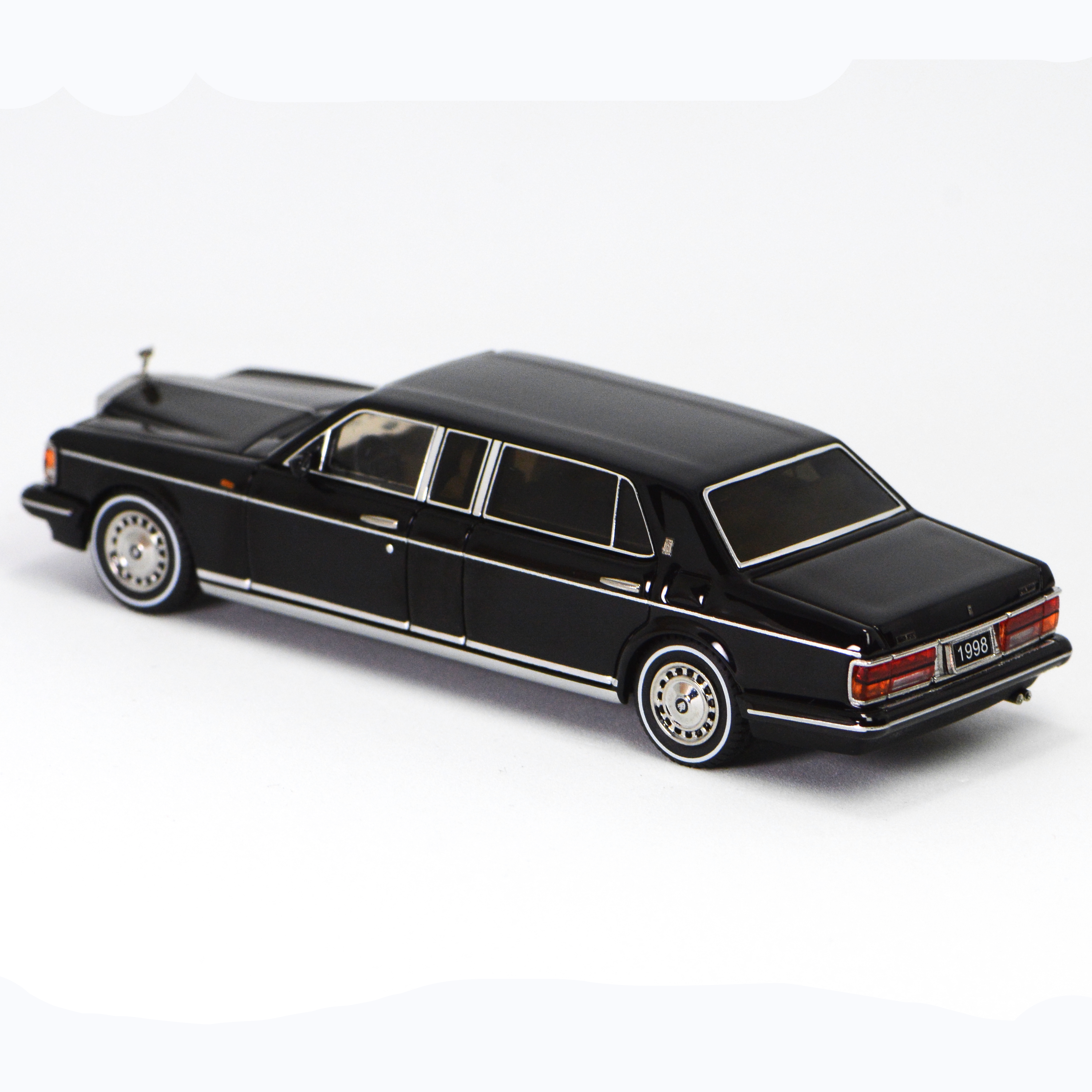 *HEC 2026* Rolls-Royce Silver Spur Park Ward 1998, 1:64 Scale (Black)
